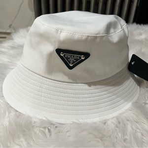 prada hat